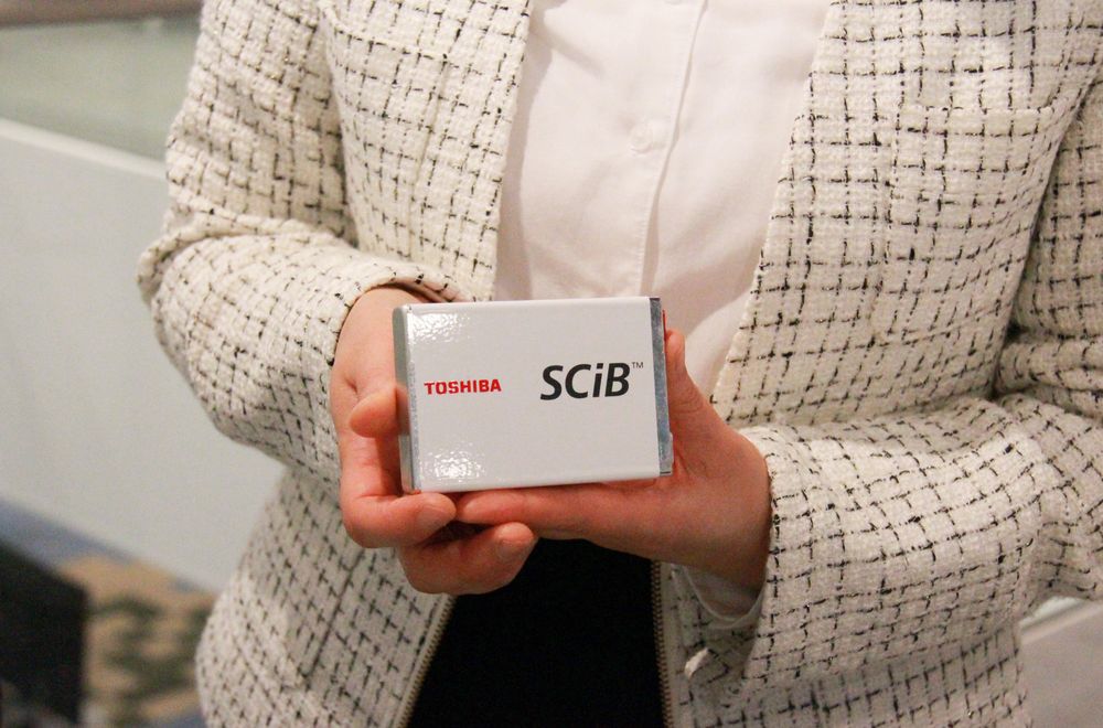 SCiB?電池（充電電池的最小單位），在汽車上安裝由多個電池組成的模塊