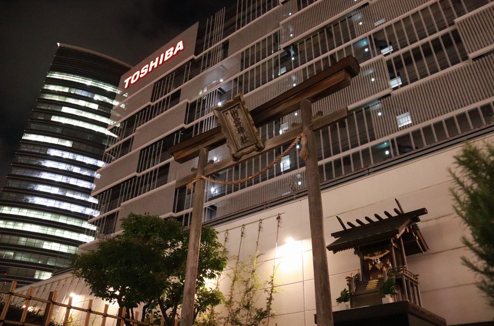 熱門商區里也能參拜神靈？出云神社與東芝的不解之緣